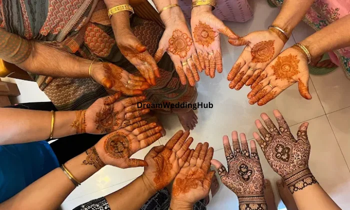 Roshni mehndi artist